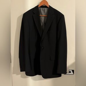 Hugo boss suit size 44/L pristine, pretty much brand new